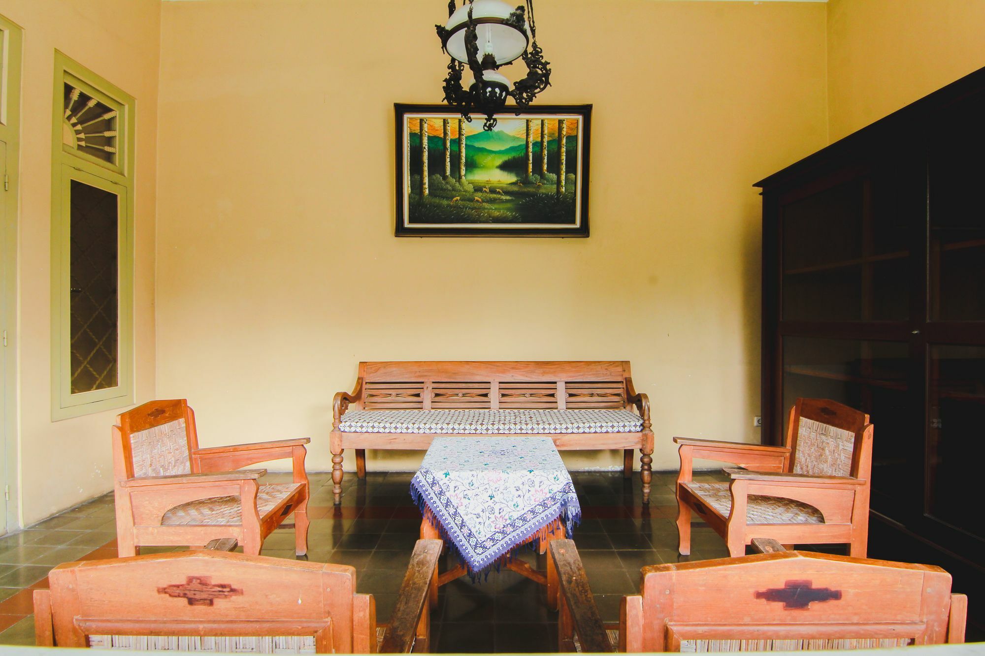 Griya Batik Giri Sekar Homestay Yogyakarta Exterior photo